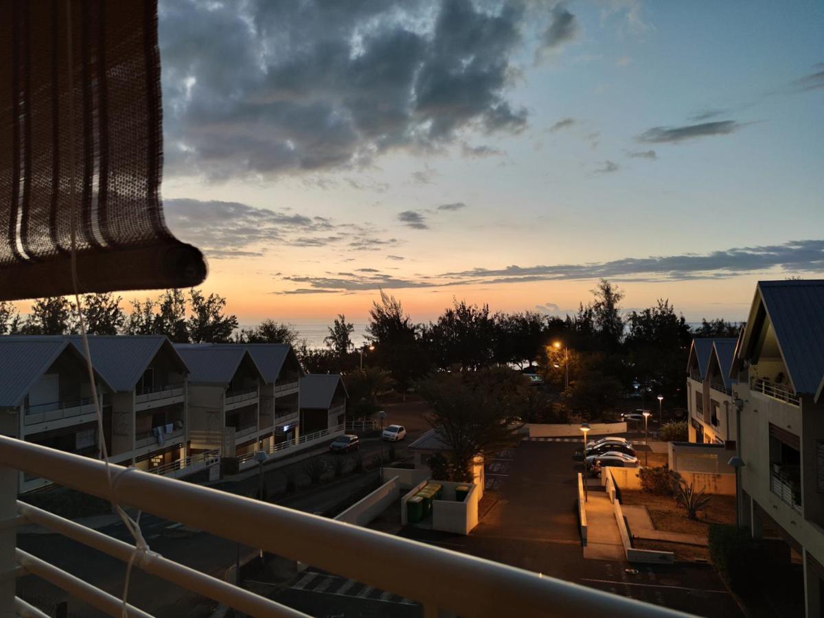Apartamento Location saisonnière meublée F2 St Leu face océan à 1 min plage Saint-Leu Exterior foto