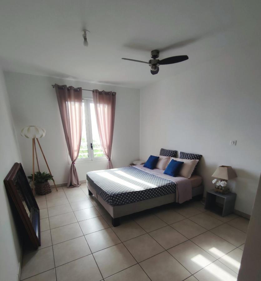Apartamento Location saisonnière meublée F2 St Leu face océan à 1 min plage Saint-Leu Exterior foto