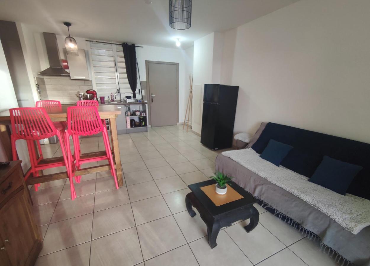 Apartamento Location saisonnière meublée F2 St Leu face océan à 1 min plage Saint-Leu Exterior foto